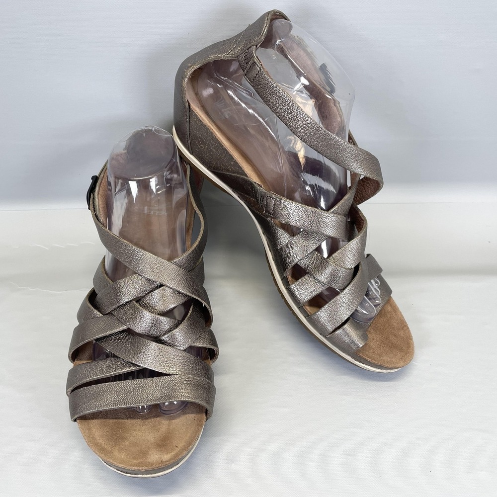 Dansko Vivian Sandals Womens Size 41 Metallic Silver Leather Strappy Wedge Shoes - Picture 2 of 10